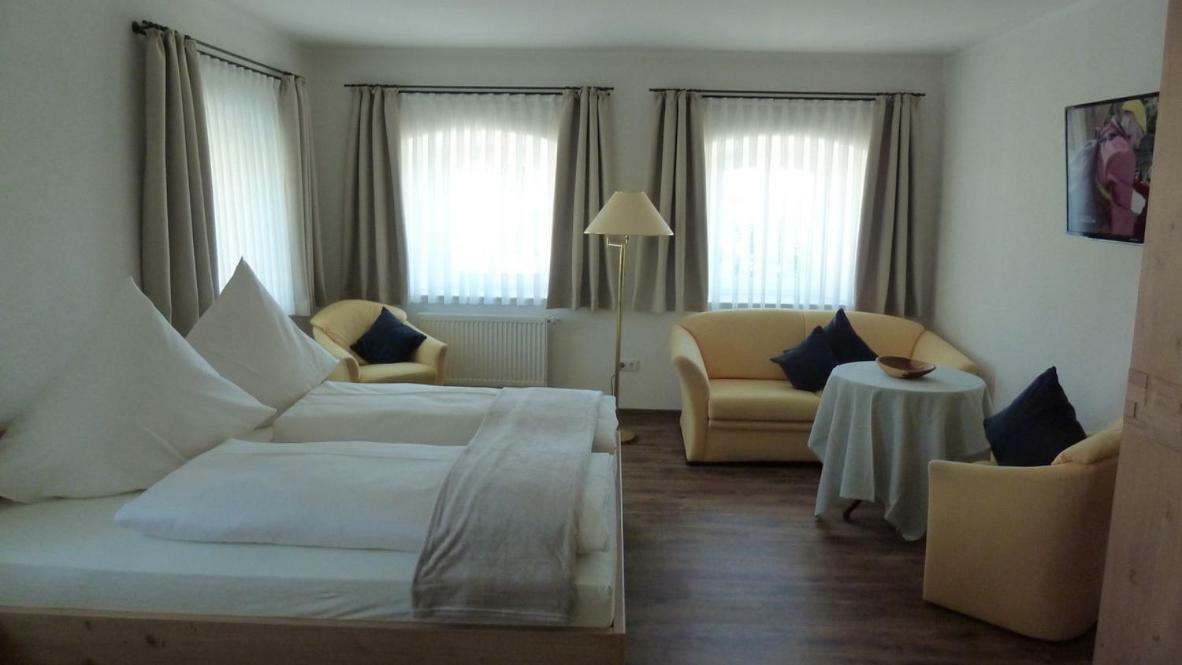 Ferienwohnung Zum Dorfwirt Riedenburg Esterno foto